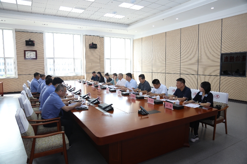 座谈会.jpg